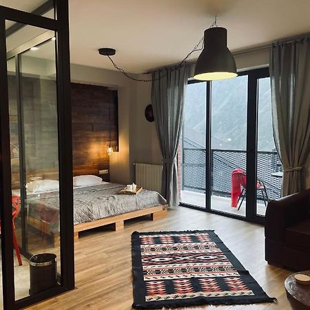 Kazbegi Stylish Apartment Stepantsminda Exterior foto