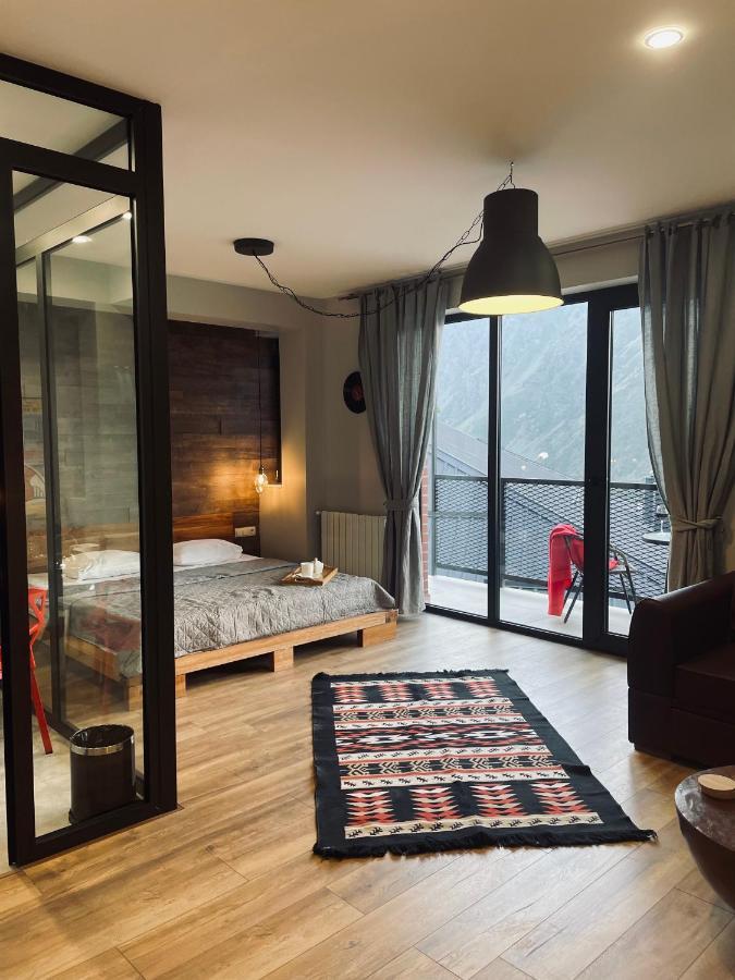 Kazbegi Stylish Apartment Stepantsminda Exterior foto