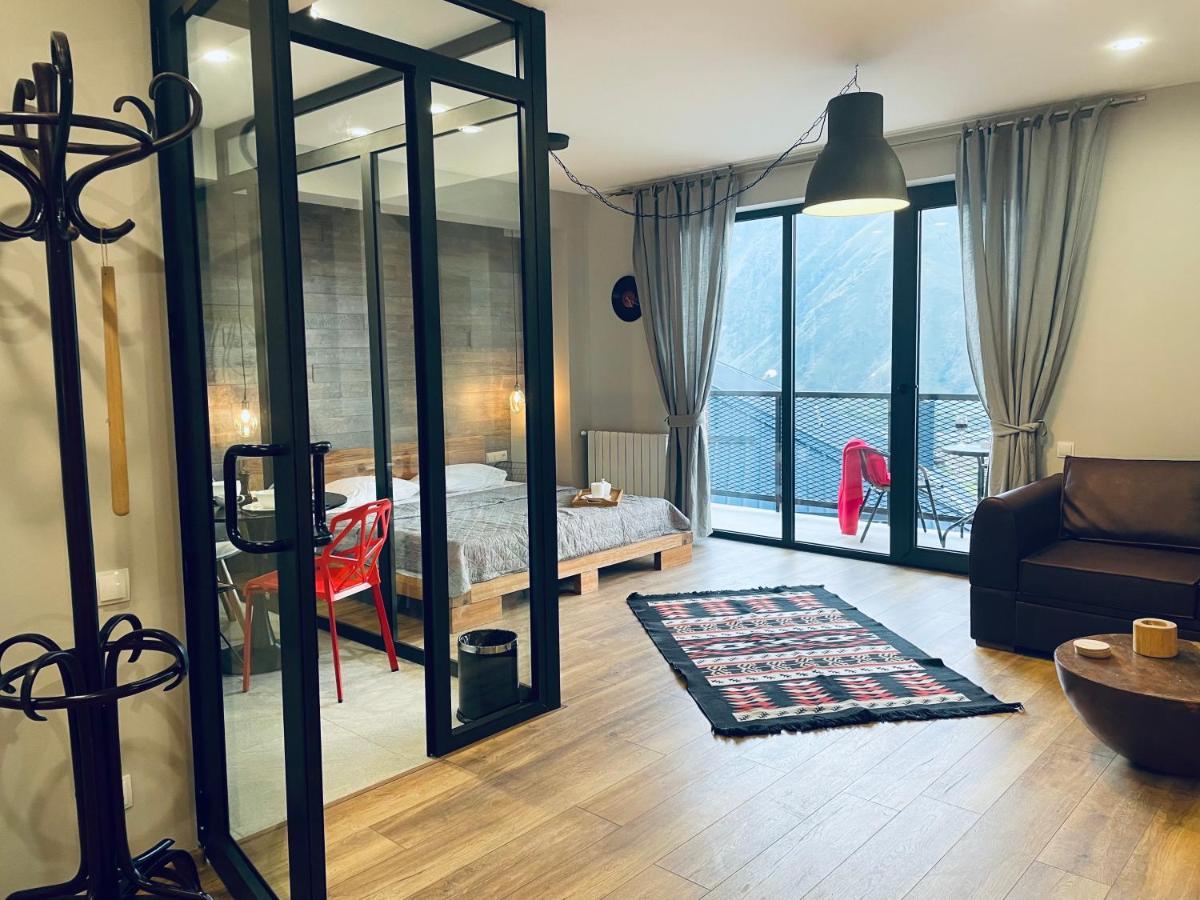 Kazbegi Stylish Apartment Stepantsminda Exterior foto