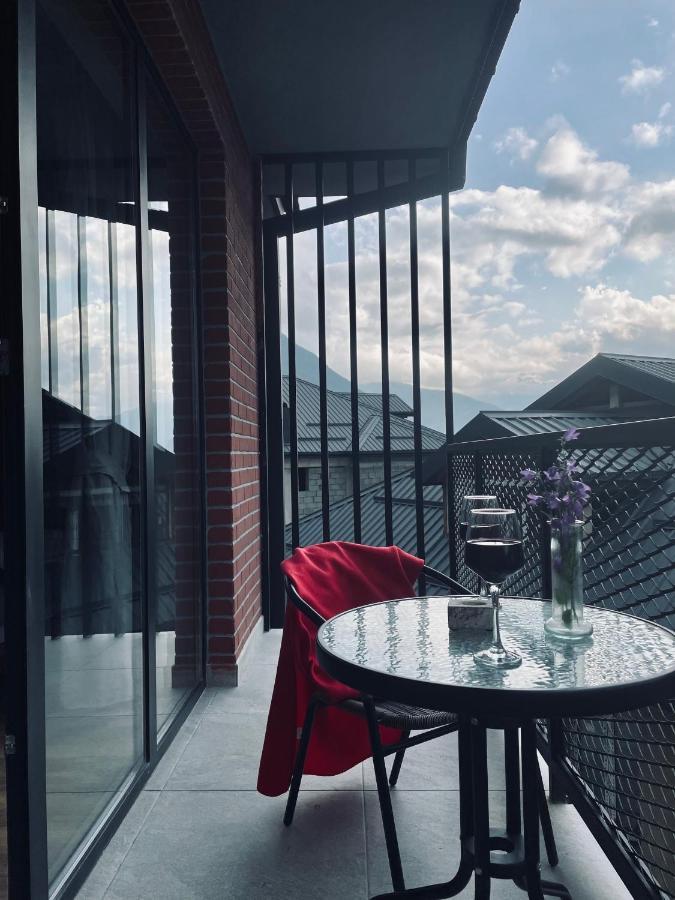 Kazbegi Stylish Apartment Stepantsminda Exterior foto