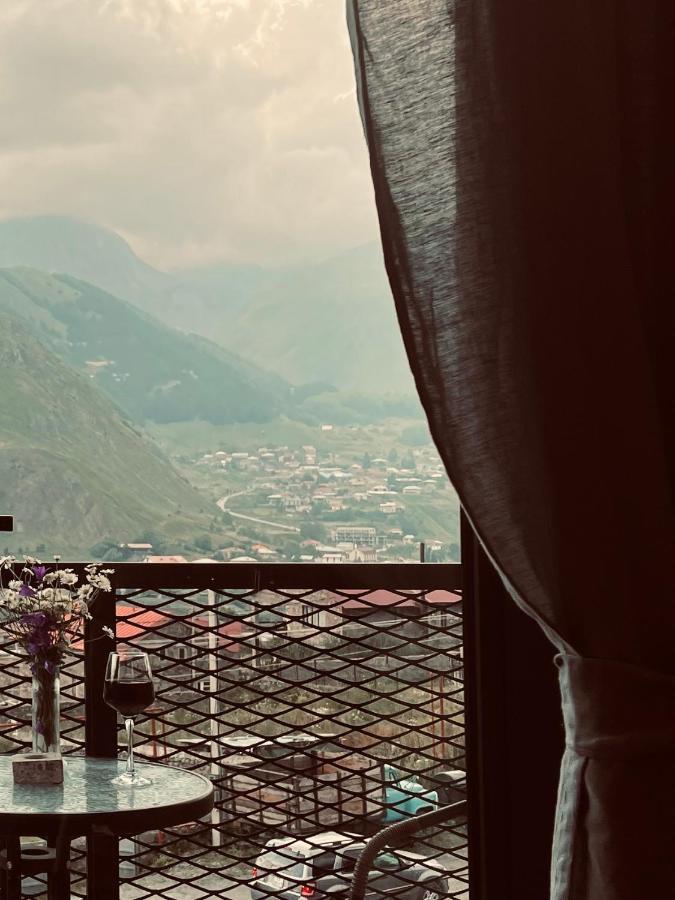 Kazbegi Stylish Apartment Stepantsminda Exterior foto