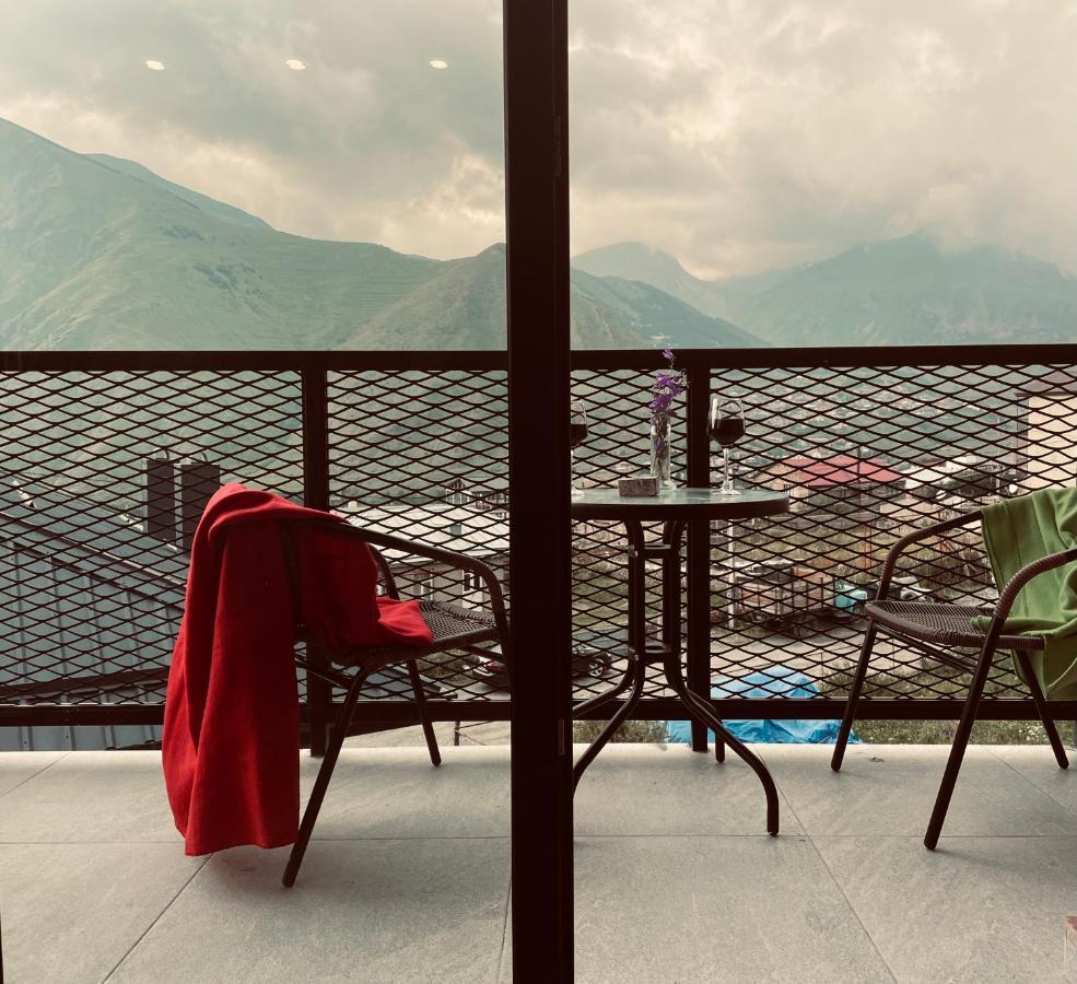 Kazbegi Stylish Apartment Stepantsminda Exterior foto