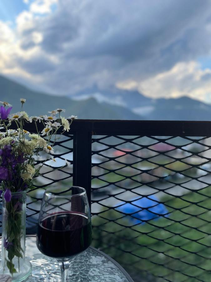 Kazbegi Stylish Apartment Stepantsminda Exterior foto