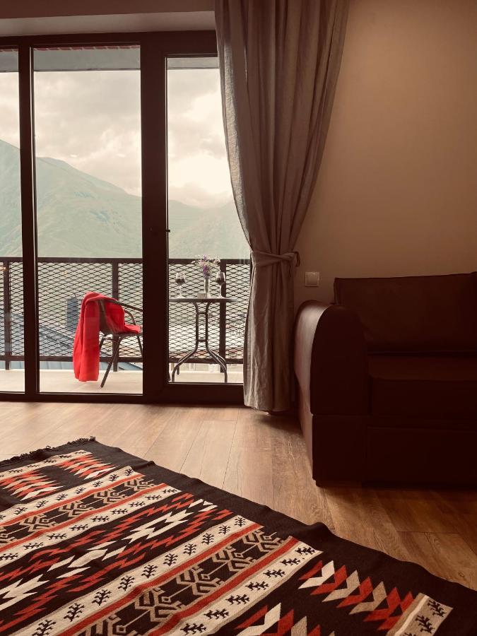 Kazbegi Stylish Apartment Stepantsminda Exterior foto