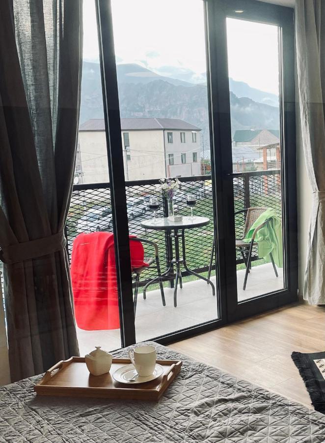 Kazbegi Stylish Apartment Stepantsminda Exterior foto