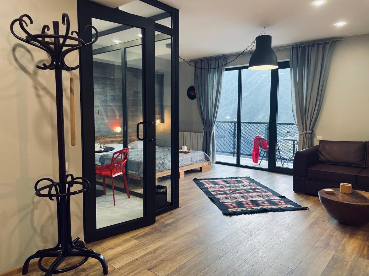 Kazbegi Stylish Apartment Stepantsminda Exterior foto